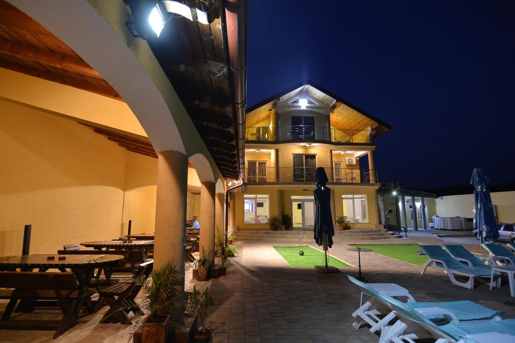 Casa Marina Hotel Eselnita Exterior photo