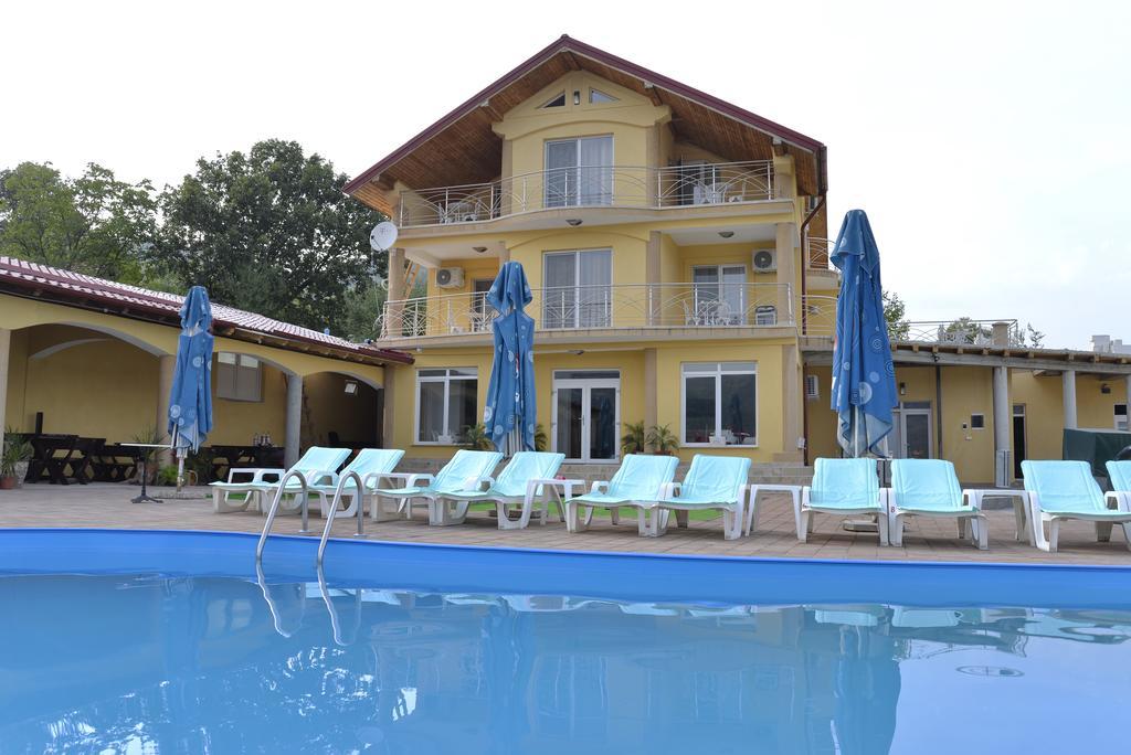 Casa Marina Hotel Eselnita Exterior photo