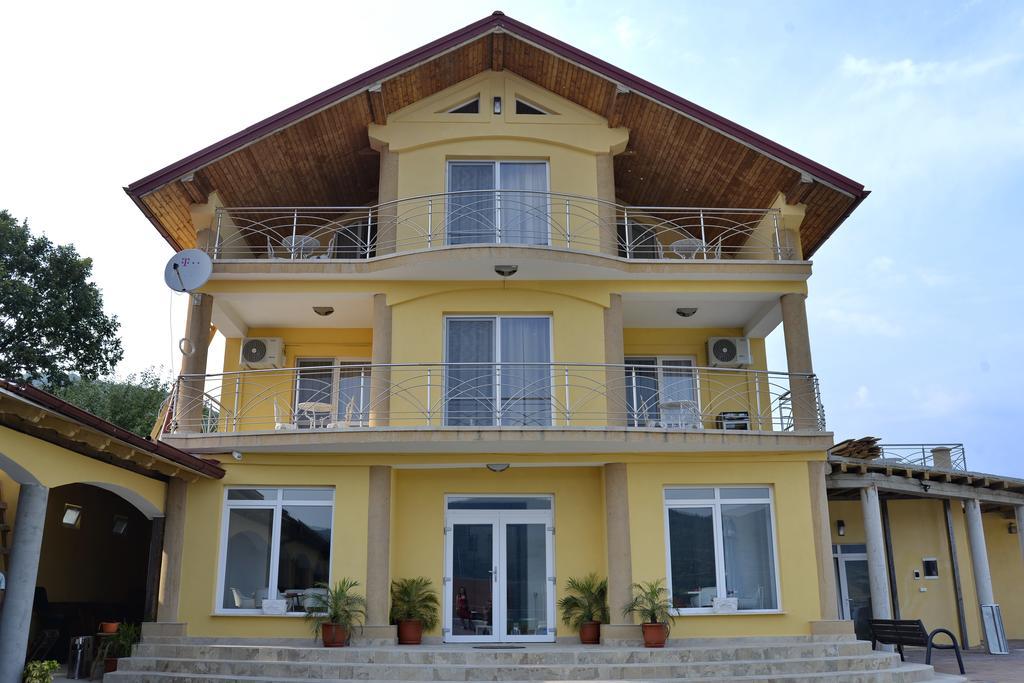 Casa Marina Hotel Eselnita Exterior photo