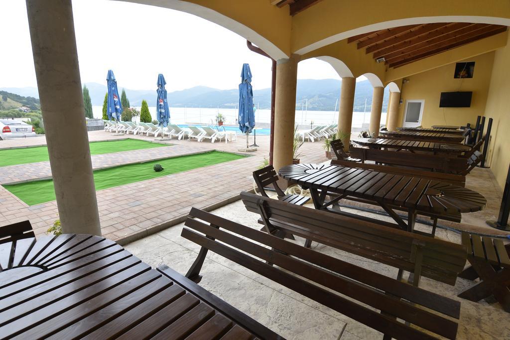 Casa Marina Hotel Eselnita Exterior photo