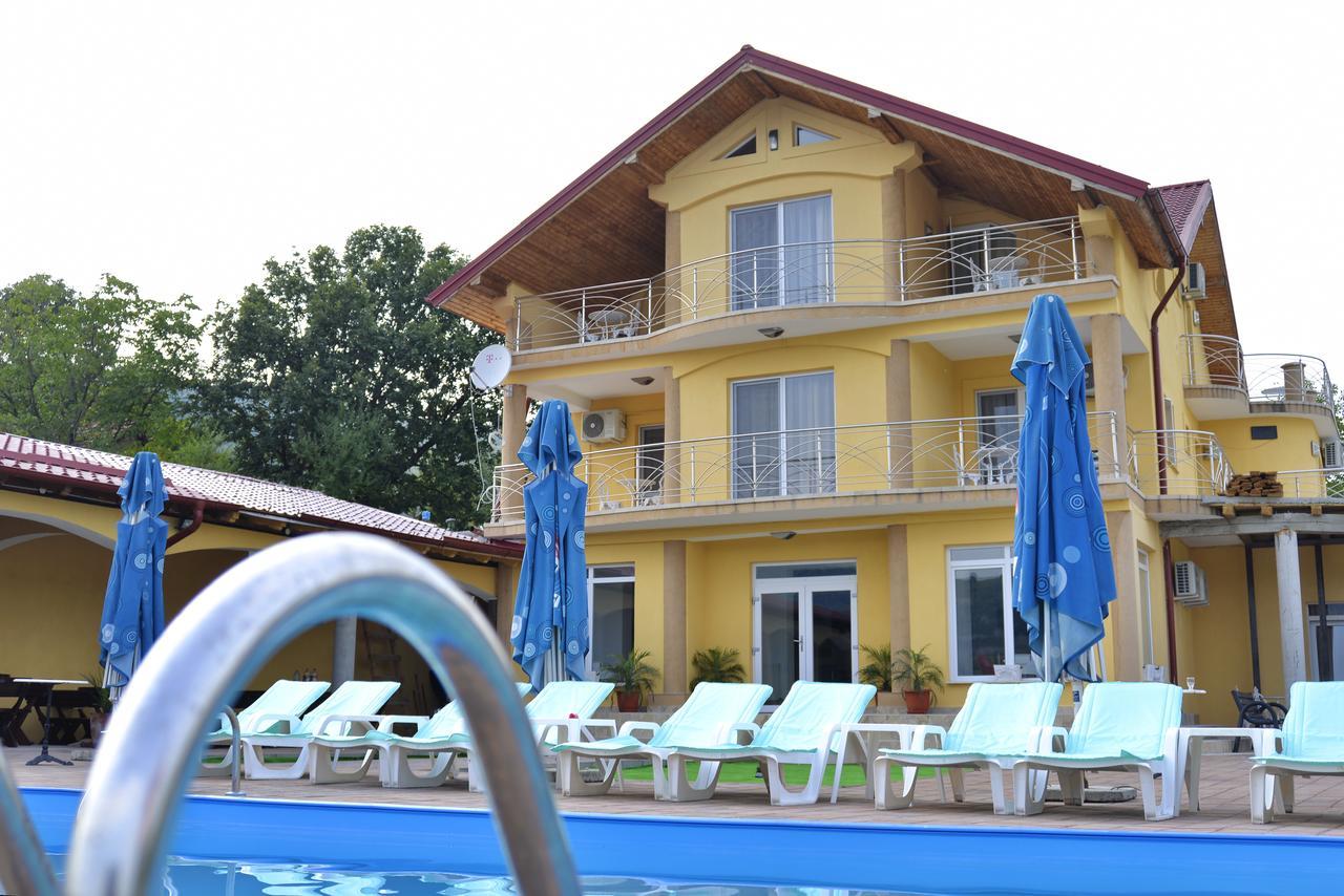 Casa Marina Hotel Eselnita Exterior photo