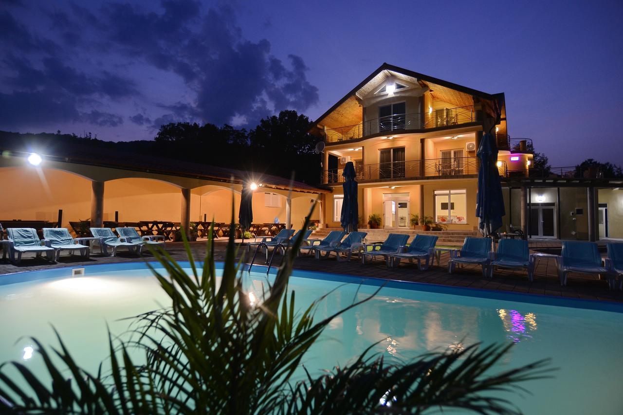 Casa Marina Hotel Eselnita Exterior photo